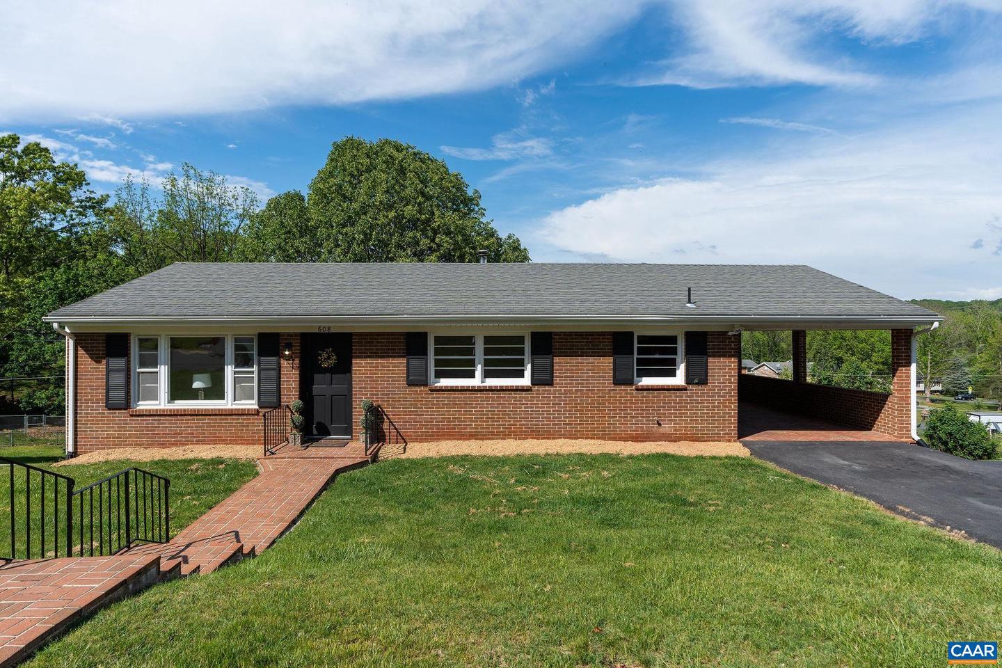 608 DAVID ST, STAUNTON, Virginia 24401, 4 Bedrooms Bedrooms, ,2 BathroomsBathrooms,Residential,For sale,608 DAVID ST,664195 MLS # 664195
