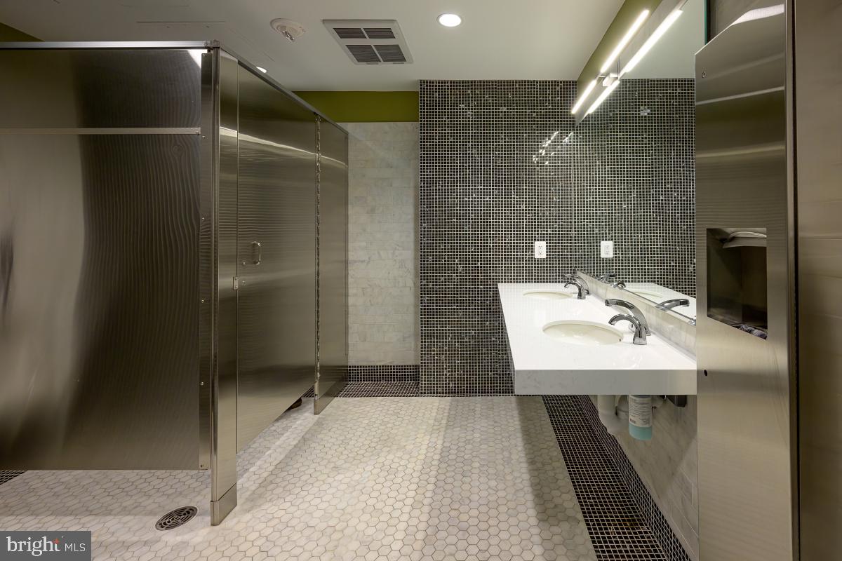 5901 MOUNT EAGLE DR #509, ALEXANDRIA, Virginia 22303, 2 Bedrooms Bedrooms, 8 Rooms Rooms,2 BathroomsBathrooms,Residential,For sale,5901 MOUNT EAGLE DR #509,VAFX2239236 MLS # VAFX2239236