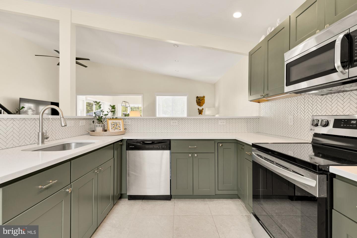 4117 DUVAWN ST, ALEXANDRIA, Virginia 22310, 4 Bedrooms Bedrooms, ,2 BathroomsBathrooms,Residential,For sale,4117 DUVAWN ST,VAFX2239202 MLS # VAFX2239202