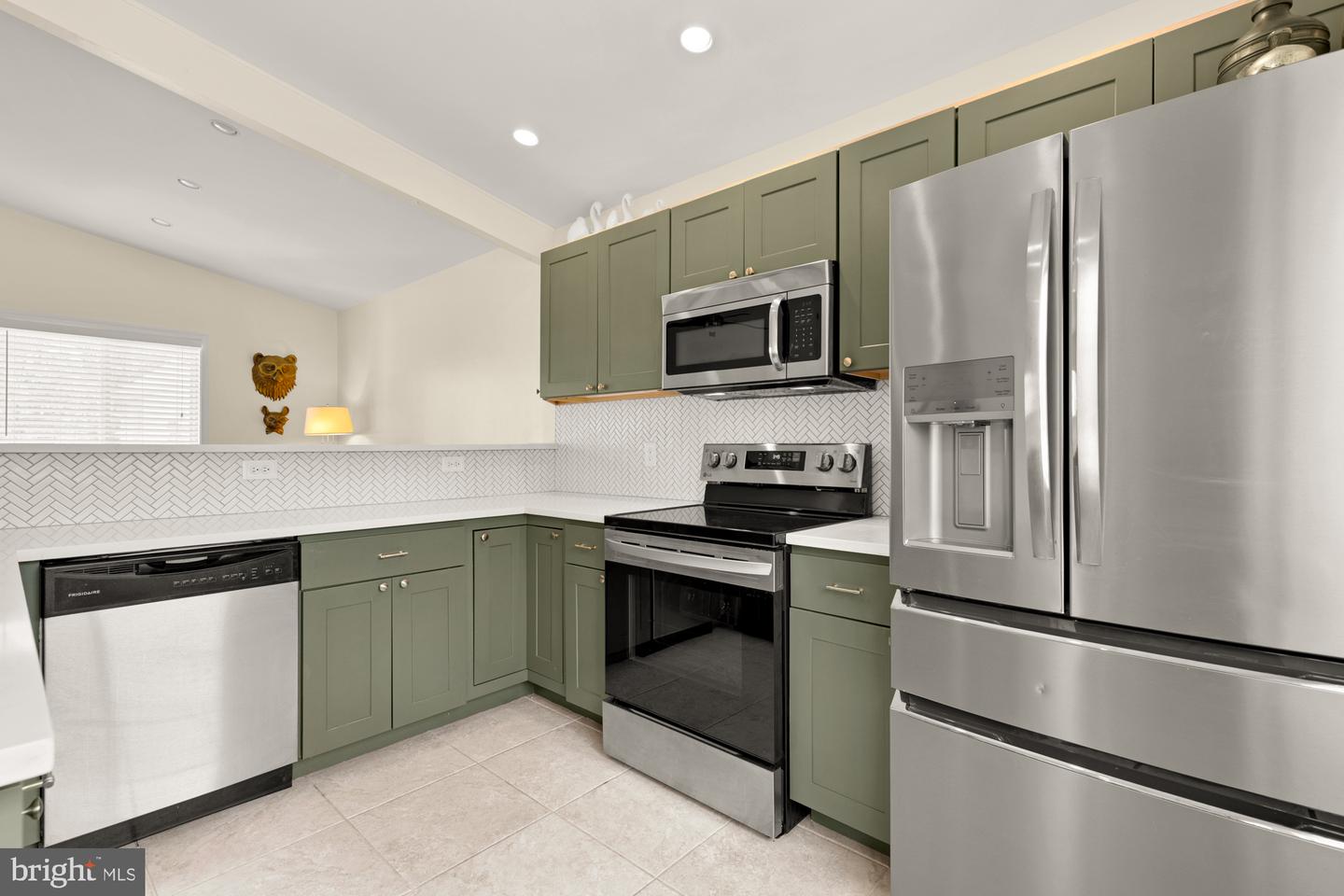 4117 DUVAWN ST, ALEXANDRIA, Virginia 22310, 4 Bedrooms Bedrooms, ,2 BathroomsBathrooms,Residential,For sale,4117 DUVAWN ST,VAFX2239202 MLS # VAFX2239202