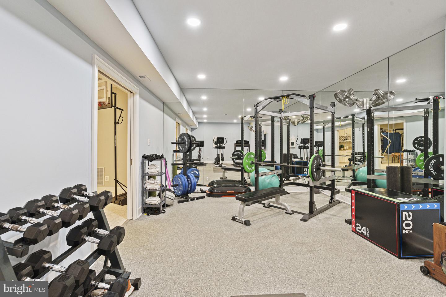 1912 CORLISS CT, MCLEAN, Virginia 22101, 4 Bedrooms Bedrooms, ,4 BathroomsBathrooms,Residential,For sale,1912 CORLISS CT,VAFX2239234 MLS # VAFX2239234