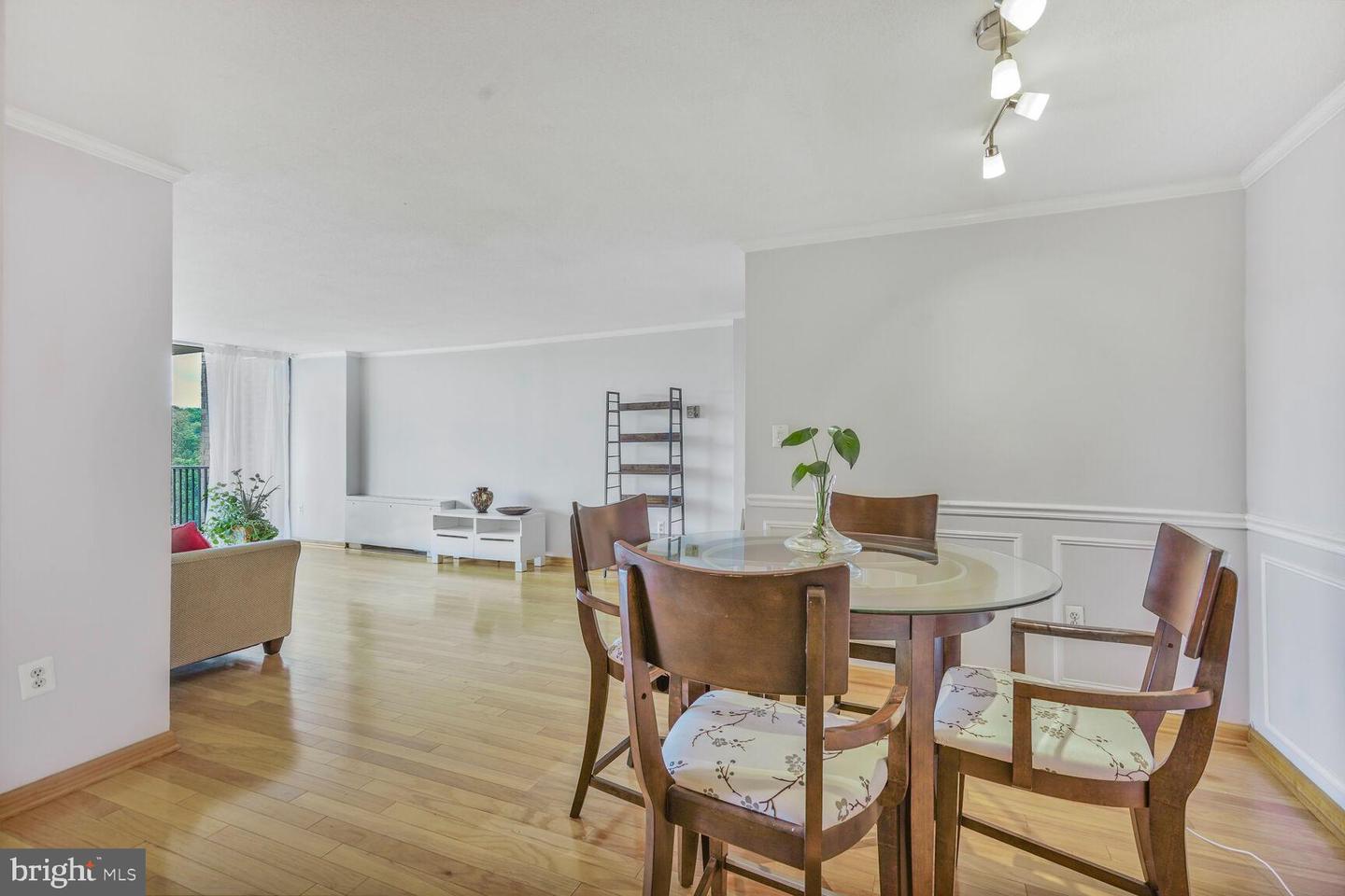 4600 S FOUR MILE RUN DR S #1014, ARLINGTON, Virginia 22204, 1 Bedroom Bedrooms, ,1 BathroomBathrooms,Residential,For sale,4600 S FOUR MILE RUN DR S #1014,VAAR2057192 MLS # VAAR2057192