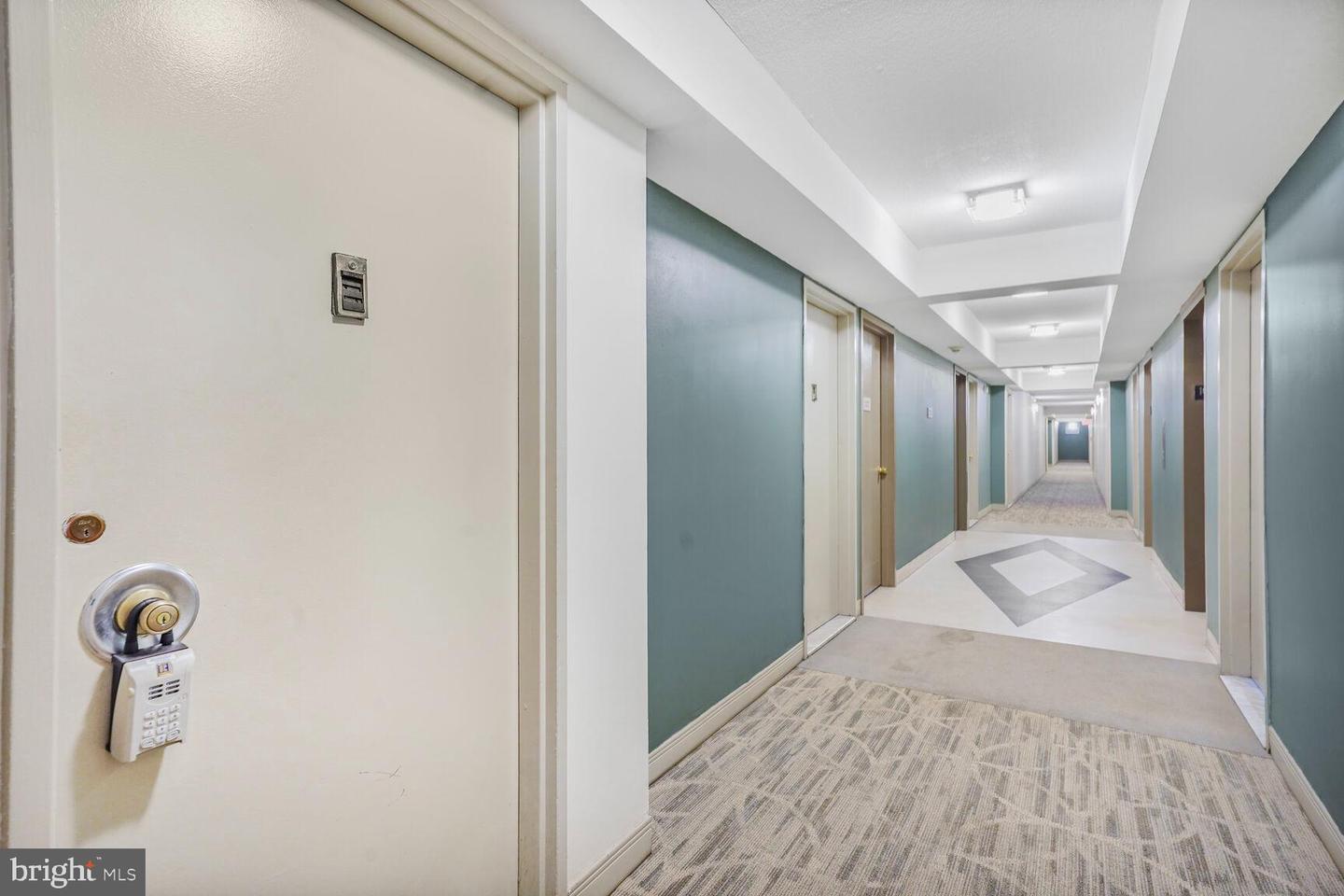 4600 S FOUR MILE RUN DR S #1014, ARLINGTON, Virginia 22204, 1 Bedroom Bedrooms, ,1 BathroomBathrooms,Residential,For sale,4600 S FOUR MILE RUN DR S #1014,VAAR2057192 MLS # VAAR2057192
