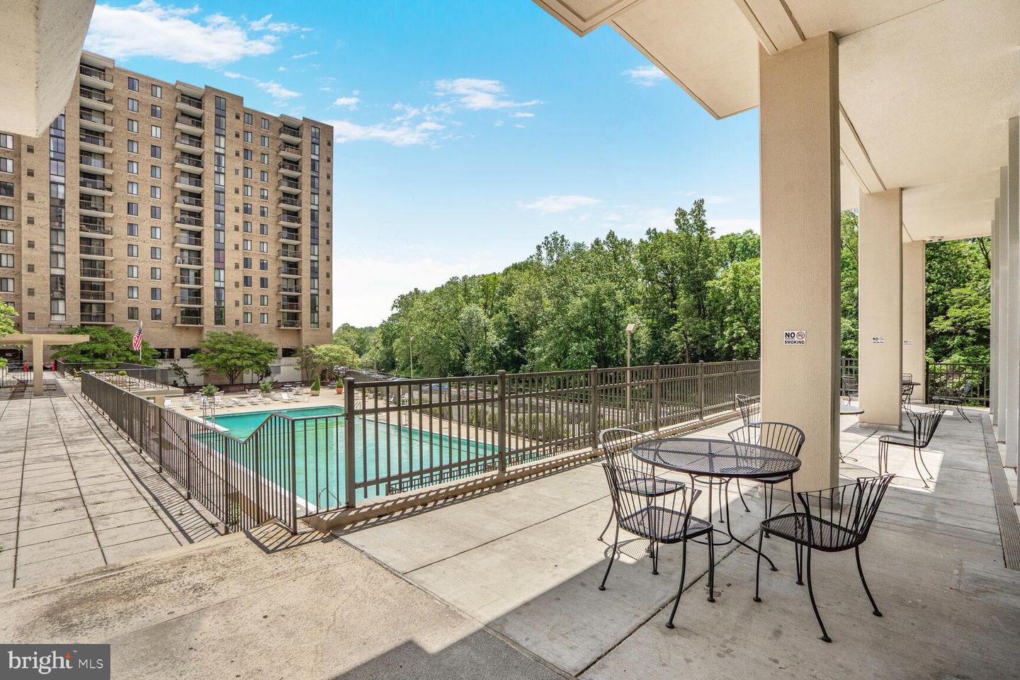 4600 S FOUR MILE RUN DR S #1014, ARLINGTON, Virginia 22204, 1 Bedroom Bedrooms, ,1 BathroomBathrooms,Residential,For sale,4600 S FOUR MILE RUN DR S #1014,VAAR2057192 MLS # VAAR2057192