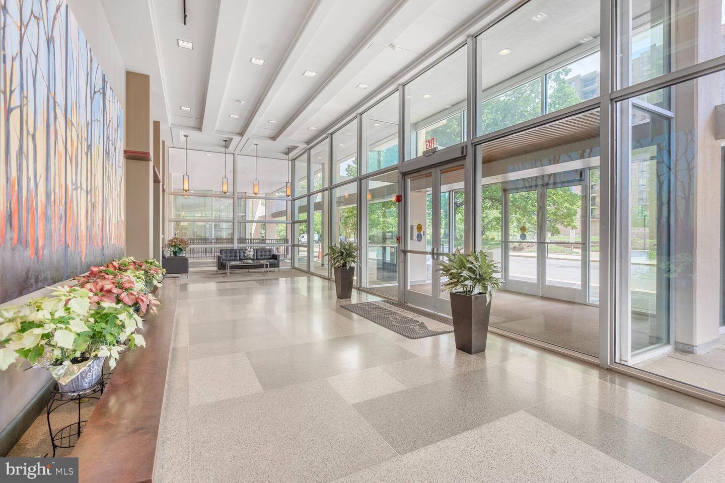 4600 S FOUR MILE RUN DR S #1014, ARLINGTON, Virginia 22204, 1 Bedroom Bedrooms, ,1 BathroomBathrooms,Residential,For sale,4600 S FOUR MILE RUN DR S #1014,VAAR2057192 MLS # VAAR2057192