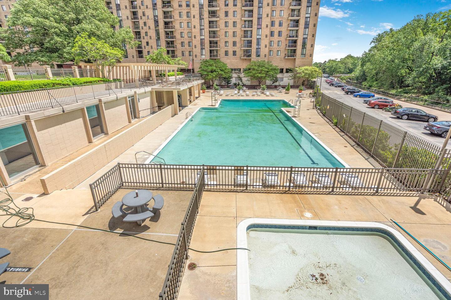 4600 S FOUR MILE RUN DR S #1014, ARLINGTON, Virginia 22204, 1 Bedroom Bedrooms, ,1 BathroomBathrooms,Residential,For sale,4600 S FOUR MILE RUN DR S #1014,VAAR2057192 MLS # VAAR2057192
