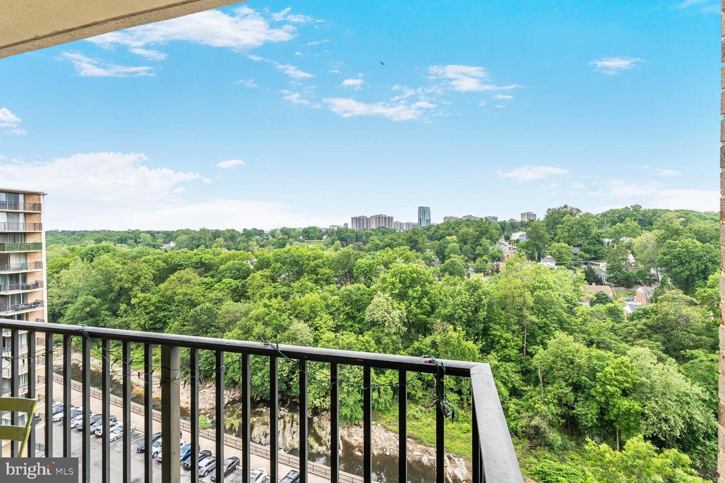 4600 S FOUR MILE RUN DR S #1014, ARLINGTON, Virginia 22204, 1 Bedroom Bedrooms, ,1 BathroomBathrooms,Residential,For sale,4600 S FOUR MILE RUN DR S #1014,VAAR2057192 MLS # VAAR2057192