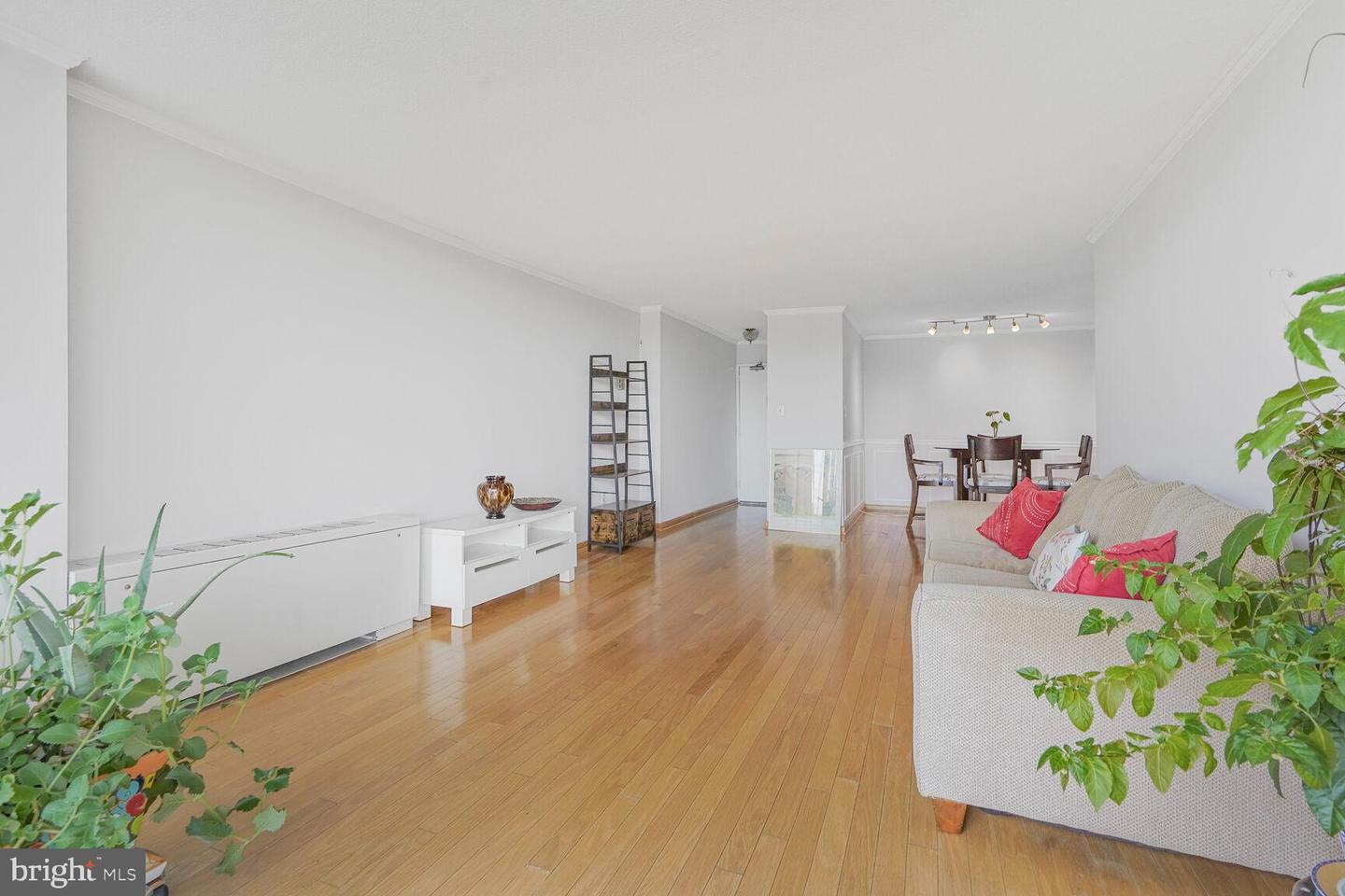 4600 S FOUR MILE RUN DR S #1014, ARLINGTON, Virginia 22204, 1 Bedroom Bedrooms, ,1 BathroomBathrooms,Residential,For sale,4600 S FOUR MILE RUN DR S #1014,VAAR2057192 MLS # VAAR2057192