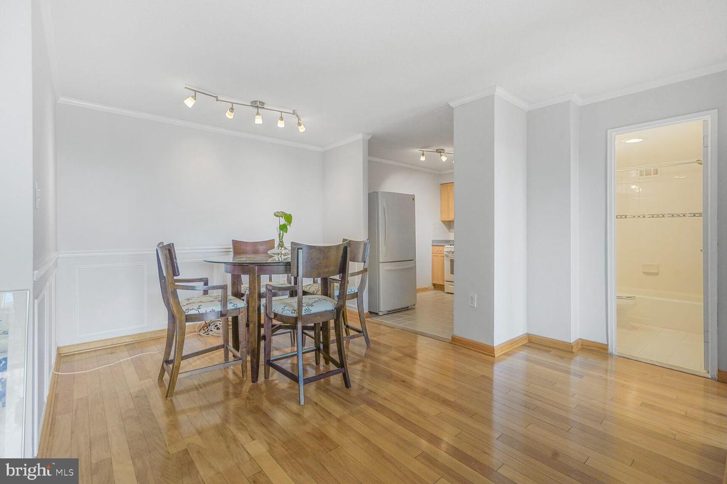 4600 S FOUR MILE RUN DR S #1014, ARLINGTON, Virginia 22204, 1 Bedroom Bedrooms, ,1 BathroomBathrooms,Residential,For sale,4600 S FOUR MILE RUN DR S #1014,VAAR2057192 MLS # VAAR2057192