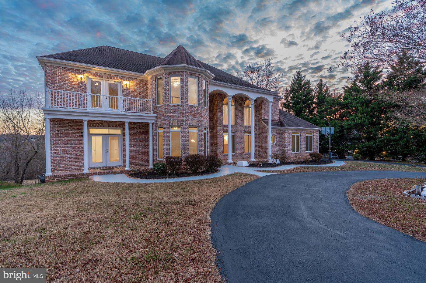 3714 FAIRWAYS CT, FREDERICKSBURG, Virginia 22408, 7 Bedrooms Bedrooms, ,6 BathroomsBathrooms,Residential,For sale,3714 FAIRWAYS CT,VASP2032926 MLS # VASP2032926