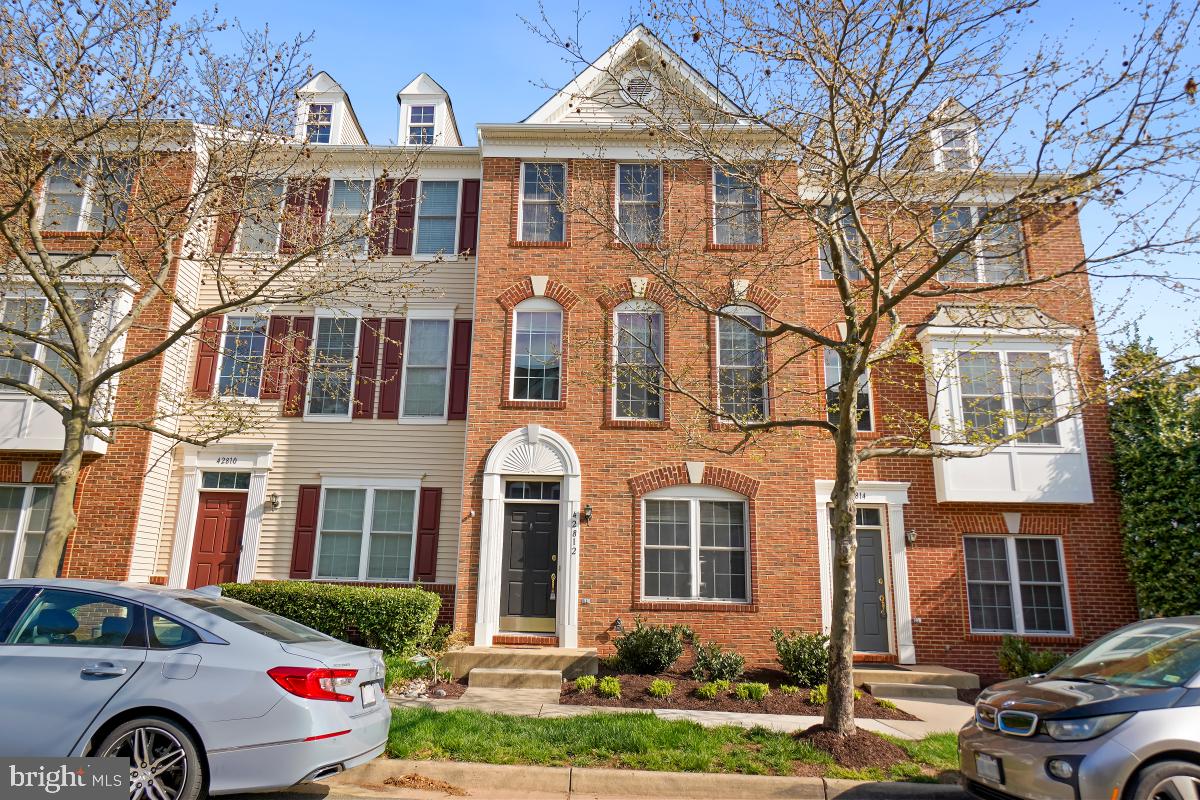 42812 SMALLWOOD TER, CHANTILLY, Virginia 20152, 3 Bedrooms Bedrooms, ,3 BathroomsBathrooms,Residential,For sale,42812 SMALLWOOD TER,VALO2095836 MLS # VALO2095836