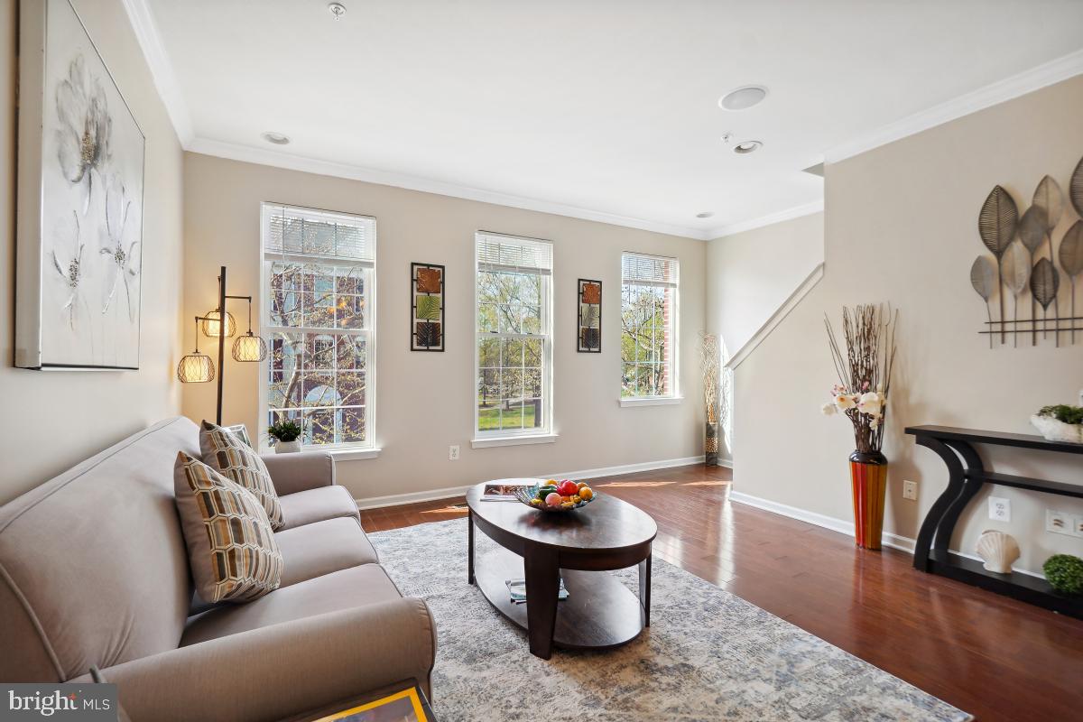 42812 SMALLWOOD TER, CHANTILLY, Virginia 20152, 3 Bedrooms Bedrooms, ,3 BathroomsBathrooms,Residential,For sale,42812 SMALLWOOD TER,VALO2095836 MLS # VALO2095836