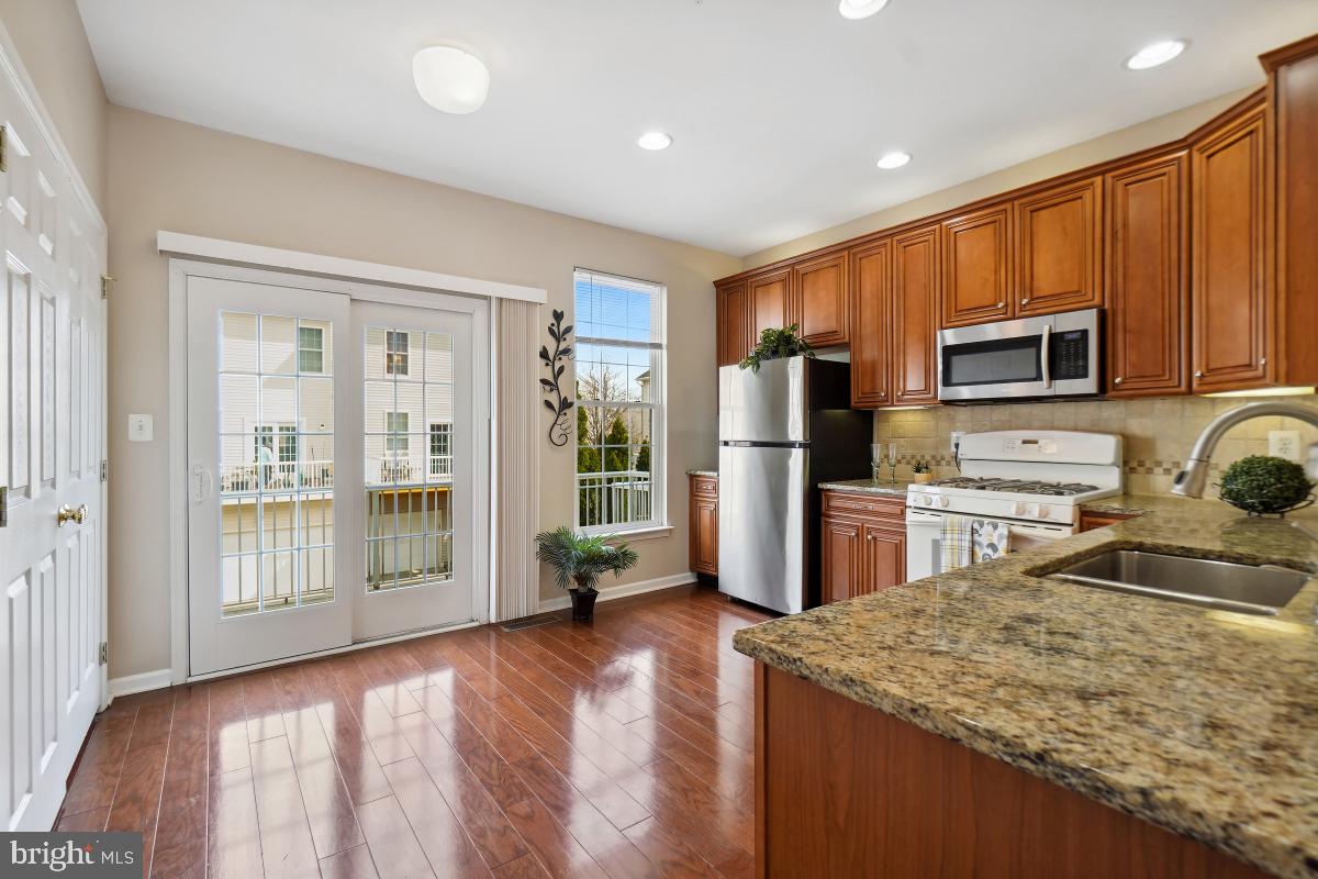 42812 SMALLWOOD TER, CHANTILLY, Virginia 20152, 3 Bedrooms Bedrooms, ,3 BathroomsBathrooms,Residential,For sale,42812 SMALLWOOD TER,VALO2095836 MLS # VALO2095836