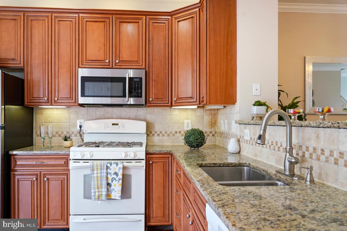 42812 SMALLWOOD TER, CHANTILLY, Virginia 20152, 3 Bedrooms Bedrooms, ,3 BathroomsBathrooms,Residential,For sale,42812 SMALLWOOD TER,VALO2095836 MLS # VALO2095836