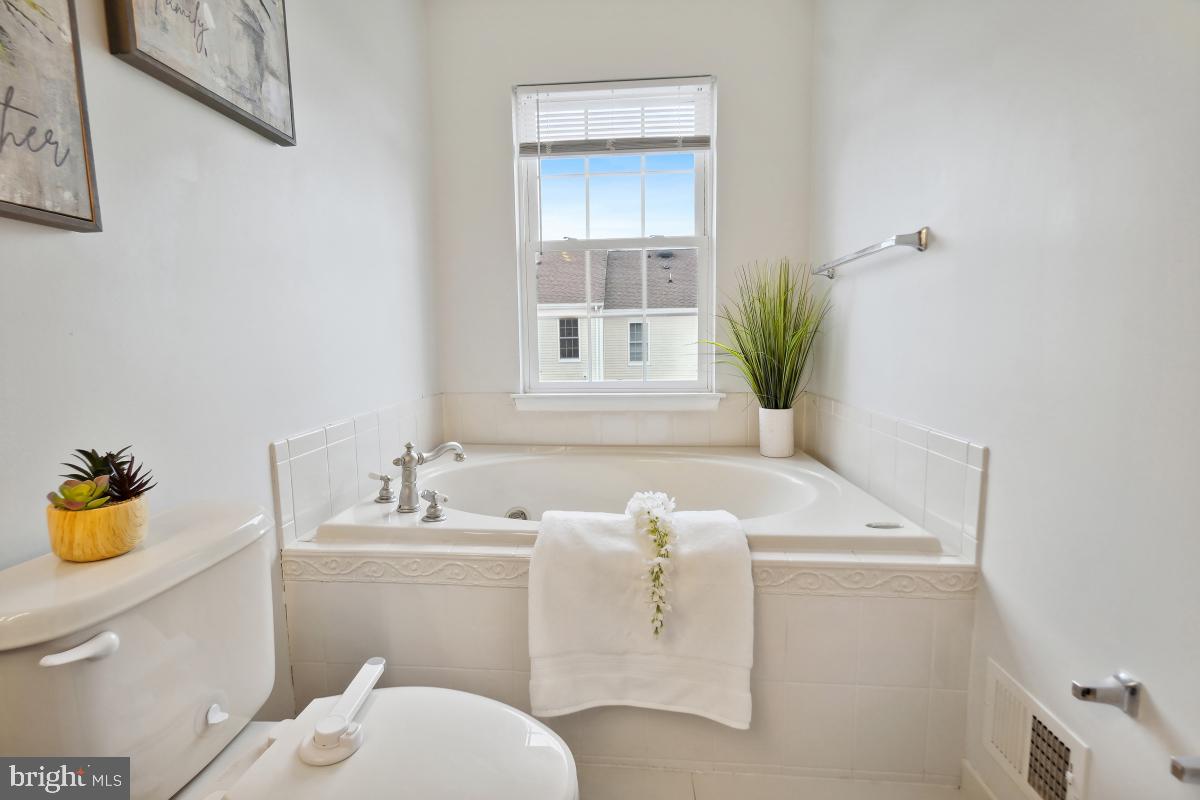 42812 SMALLWOOD TER, CHANTILLY, Virginia 20152, 3 Bedrooms Bedrooms, ,3 BathroomsBathrooms,Residential,For sale,42812 SMALLWOOD TER,VALO2095836 MLS # VALO2095836