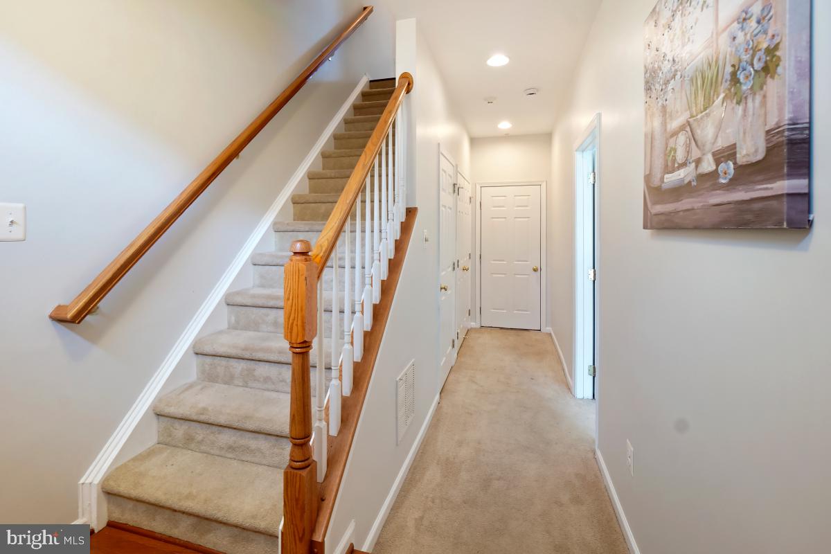 42812 SMALLWOOD TER, CHANTILLY, Virginia 20152, 3 Bedrooms Bedrooms, ,3 BathroomsBathrooms,Residential,For sale,42812 SMALLWOOD TER,VALO2095836 MLS # VALO2095836