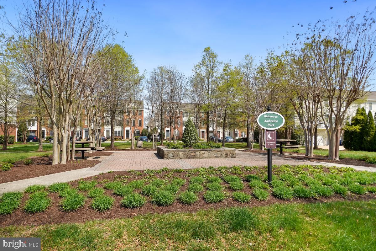 42812 SMALLWOOD TER, CHANTILLY, Virginia 20152, 3 Bedrooms Bedrooms, ,3 BathroomsBathrooms,Residential,For sale,42812 SMALLWOOD TER,VALO2095836 MLS # VALO2095836