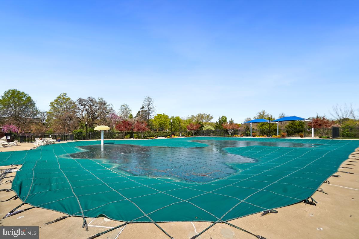 42812 SMALLWOOD TER, CHANTILLY, Virginia 20152, 3 Bedrooms Bedrooms, ,3 BathroomsBathrooms,Residential,For sale,42812 SMALLWOOD TER,VALO2095836 MLS # VALO2095836