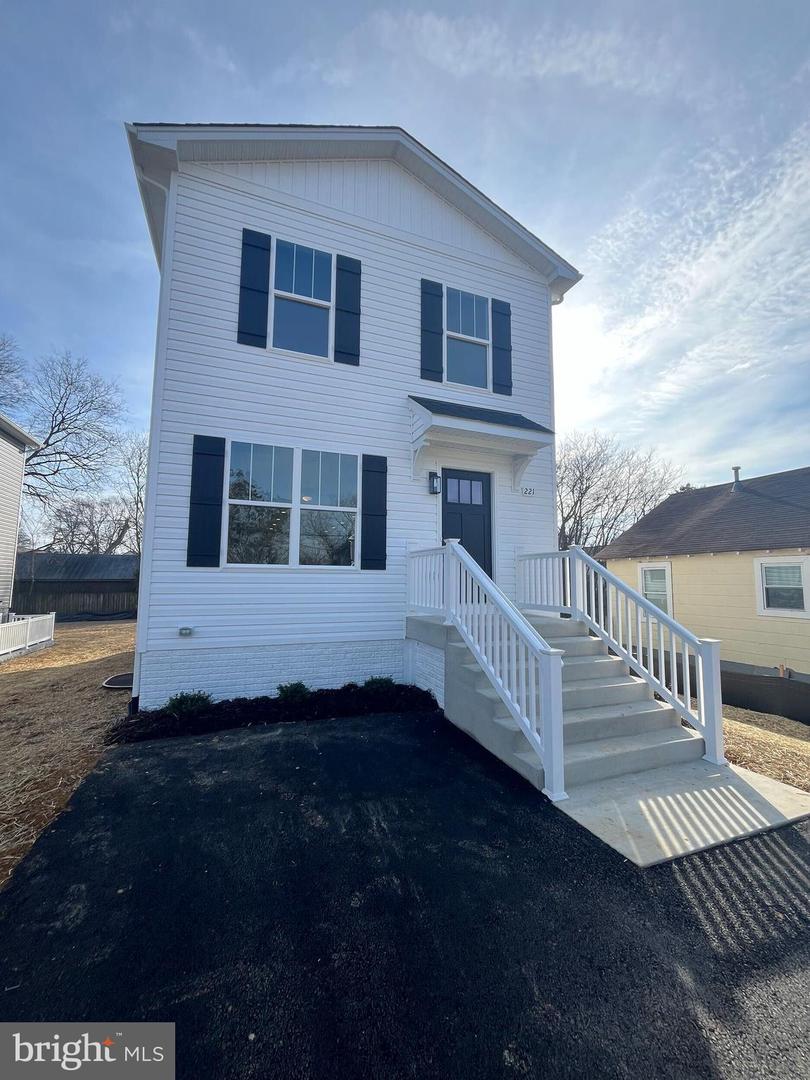 417 PALMER ST, FREDERICKSBURG, Virginia 22401, 4 Bedrooms Bedrooms, ,3 BathroomsBathrooms,Residential,For sale,417 PALMER ST,VAFB2008154 MLS # VAFB2008154