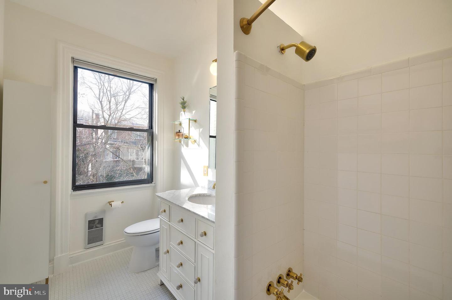 3100 CONNECTICUT AVE NW #327, WASHINGTON, District Of Columbia 20008, 1 Bedroom Bedrooms, ,1 BathroomBathrooms,Residential,For sale,3100 CONNECTICUT AVE NW #327,DCDC2199622 MLS # DCDC2199622