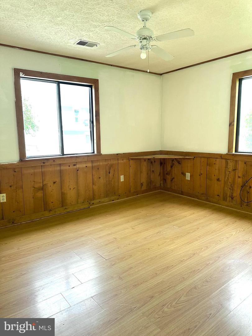 379 BROWN ST, STRASBURG, Virginia 22657, 3 Bedrooms Bedrooms, ,3 BathroomsBathrooms,Residential,For sale,379 BROWN ST,VASH2011396 MLS # VASH2011396