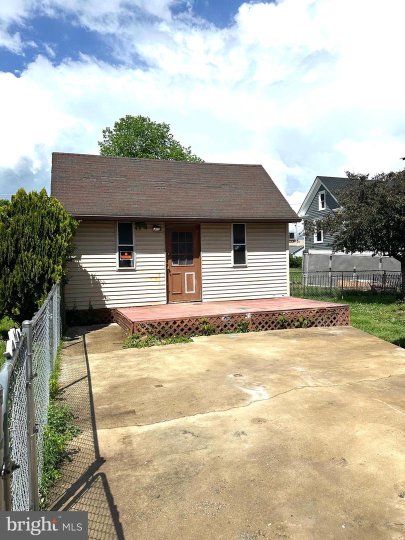 379 BROWN ST, STRASBURG, Virginia 22657, 3 Bedrooms Bedrooms, ,3 BathroomsBathrooms,Residential,For sale,379 BROWN ST,VASH2011396 MLS # VASH2011396