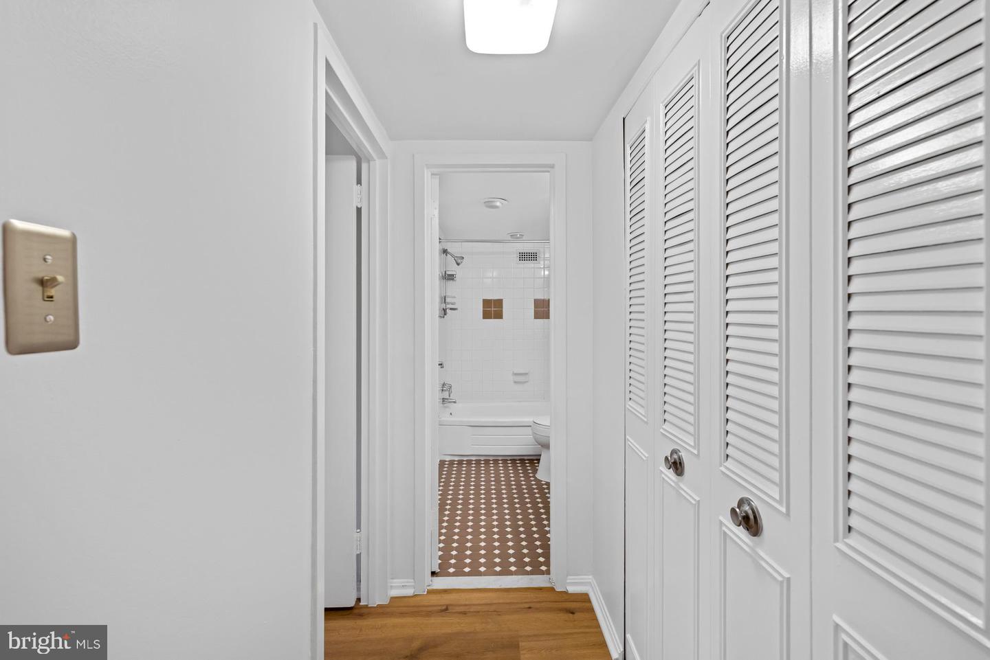 1300 ARMY NAVY DR #415, ARLINGTON, Virginia 22202, 1 Bedroom Bedrooms, ,1 BathroomBathrooms,Residential,For sale,1300 ARMY NAVY DR #415,VAAR2057208 MLS # VAAR2057208