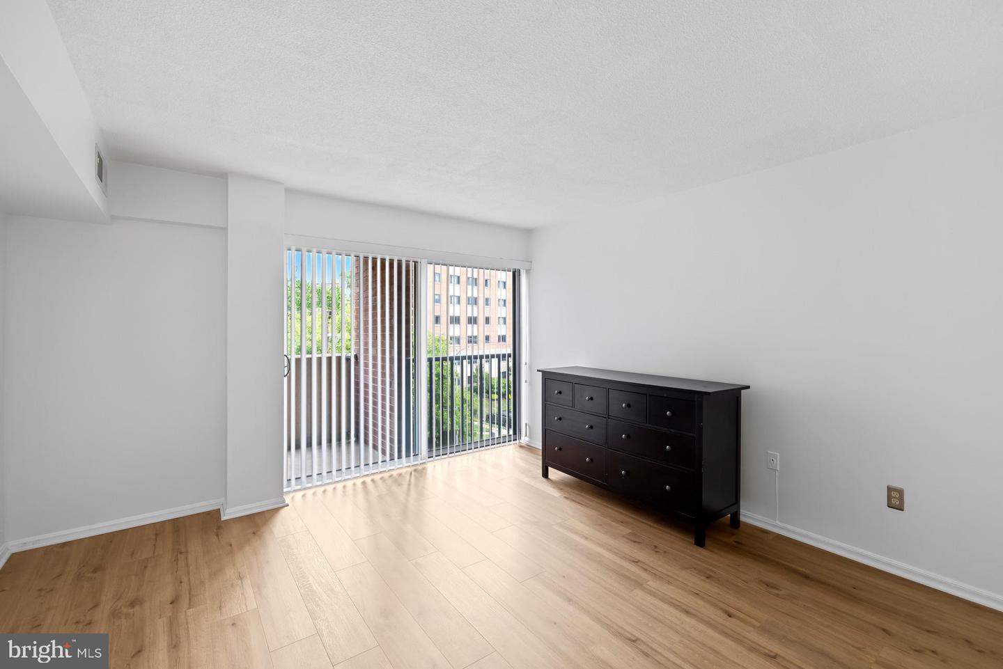 1300 ARMY NAVY DR #415, ARLINGTON, Virginia 22202, 1 Bedroom Bedrooms, ,1 BathroomBathrooms,Residential,For sale,1300 ARMY NAVY DR #415,VAAR2057208 MLS # VAAR2057208