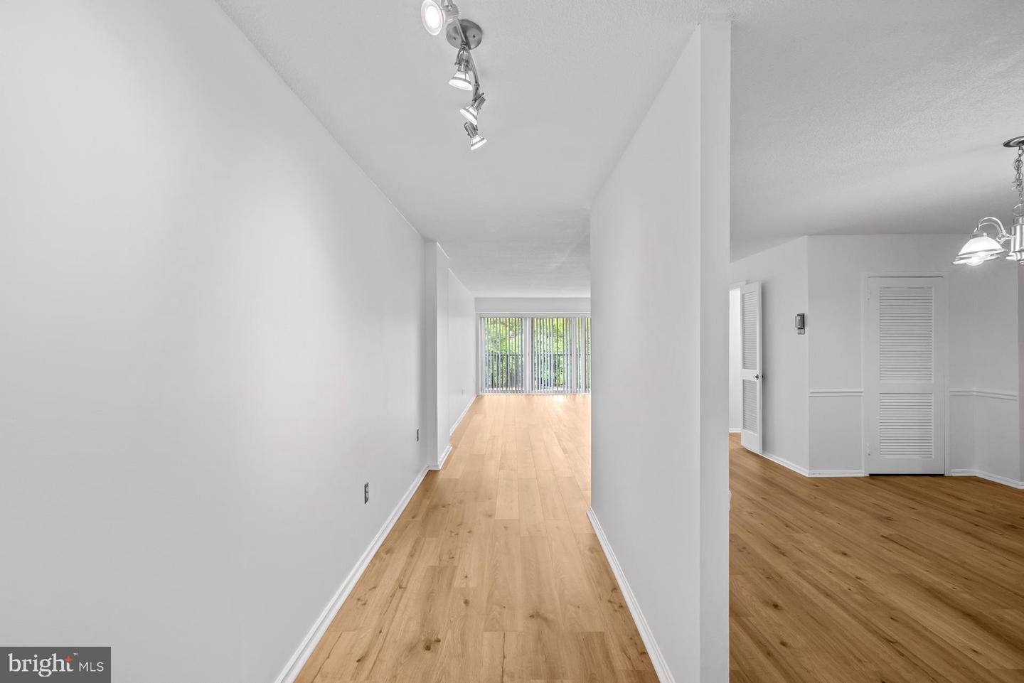 1300 ARMY NAVY DR #415, ARLINGTON, Virginia 22202, 1 Bedroom Bedrooms, ,1 BathroomBathrooms,Residential,For sale,1300 ARMY NAVY DR #415,VAAR2057208 MLS # VAAR2057208