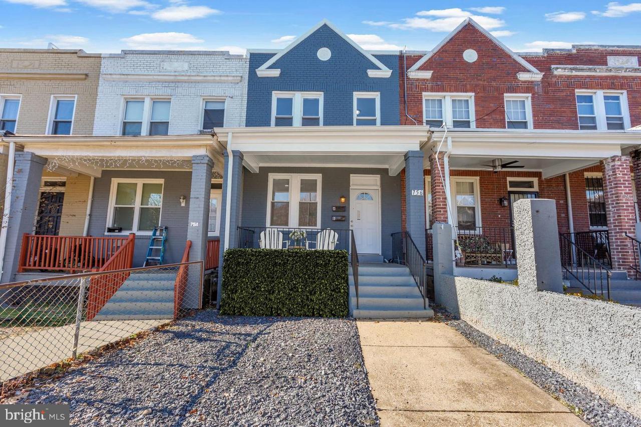 756 19TH ST NE, WASHINGTON, District Of Columbia 20002, 5 Bedrooms Bedrooms, 12 Rooms Rooms,3 BathroomsBathrooms,Residential,For sale,756 19TH ST NE,DCDC2199558 MLS # DCDC2199558