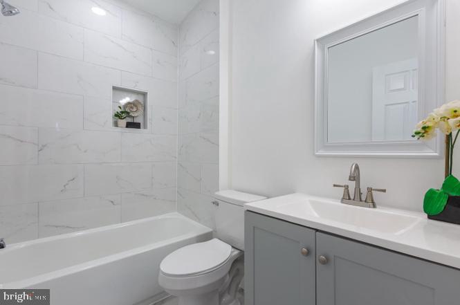 756 19TH ST NE, WASHINGTON, District Of Columbia 20002, 5 Bedrooms Bedrooms, 12 Rooms Rooms,3 BathroomsBathrooms,Residential,For sale,756 19TH ST NE,DCDC2199558 MLS # DCDC2199558