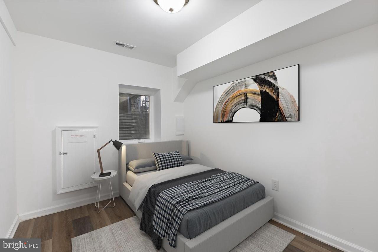 756 19TH ST NE, WASHINGTON, District Of Columbia 20002, 5 Bedrooms Bedrooms, 12 Rooms Rooms,3 BathroomsBathrooms,Residential,For sale,756 19TH ST NE,DCDC2199558 MLS # DCDC2199558