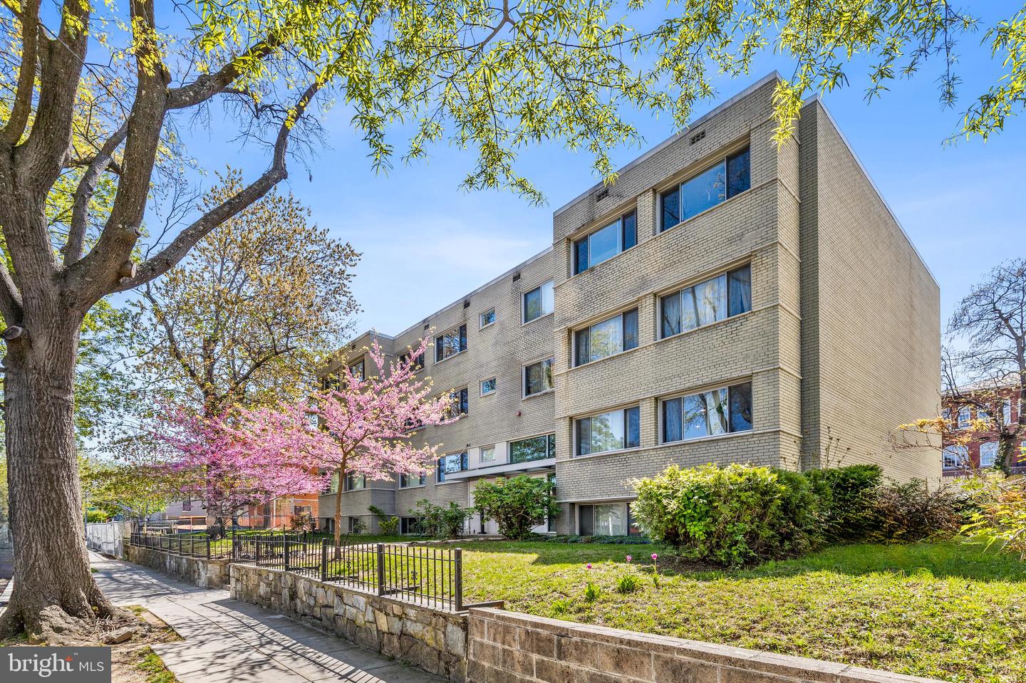 804 TAYLOR ST NW #105, WASHINGTON, District Of Columbia 20011, 1 Bedroom Bedrooms, ,1 BathroomBathrooms,Residential,For sale,804 TAYLOR ST NW #105,DCDC2176978 MLS # DCDC2176978