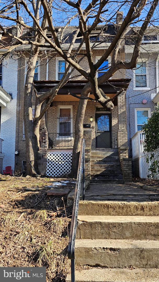 5723 13TH ST NW, WASHINGTON, District Of Columbia 20011, 4 Bedrooms Bedrooms, ,1 BathroomBathrooms,Residential,For sale,5723 13TH ST NW,DCDC2177006 MLS # DCDC2177006