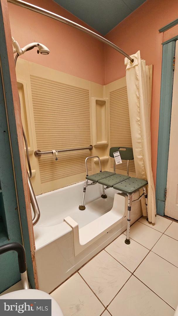 5723 13TH ST NW, WASHINGTON, District Of Columbia 20011, 4 Bedrooms Bedrooms, ,1 BathroomBathrooms,Residential,For sale,5723 13TH ST NW,DCDC2177006 MLS # DCDC2177006