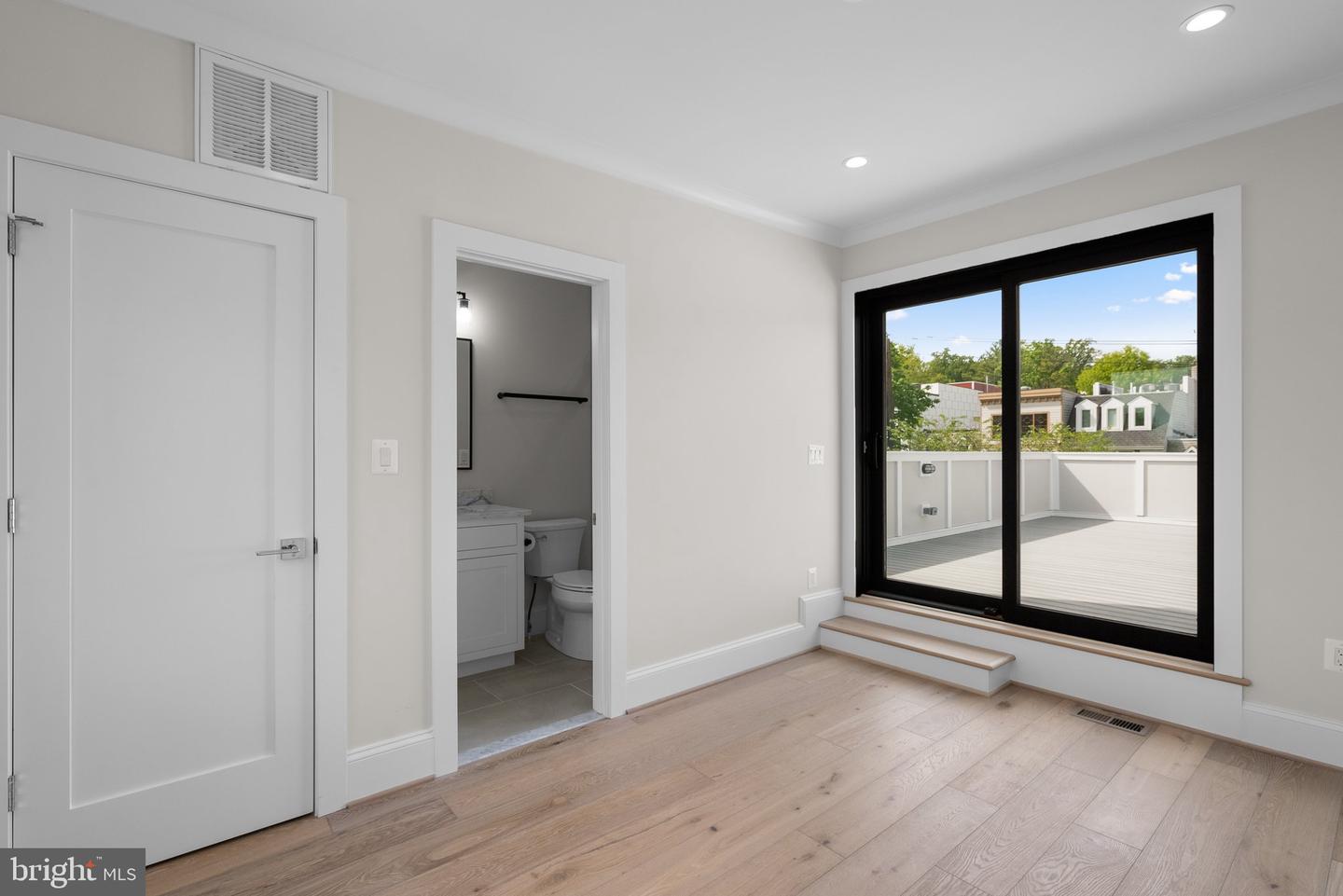 3710 S ST NW, WASHINGTON, District Of Columbia 20007, 4 Bedrooms Bedrooms, ,5 BathroomsBathrooms,Residential,For sale,3710 S ST NW,DCDC2172400 MLS # DCDC2172400