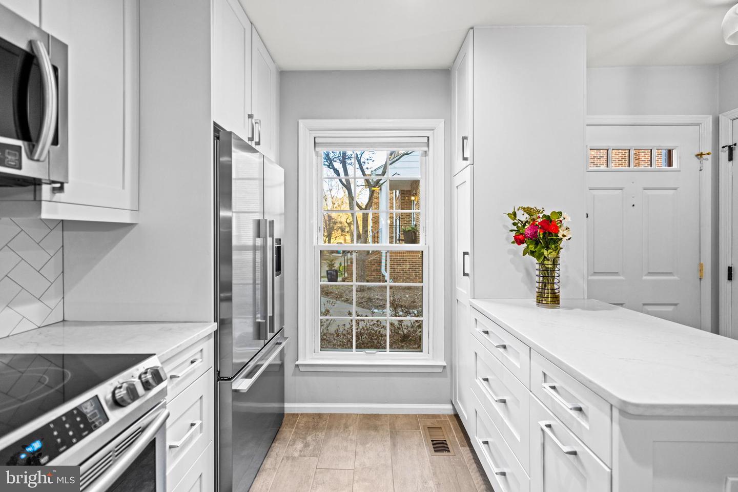 2512 S ARLINGTON MILL DR #5, ARLINGTON, Virginia 22206, 3 Bedrooms Bedrooms, ,2 BathroomsBathrooms,Residential,For sale,2512 S ARLINGTON MILL DR #5,VAAR2053348 MLS # VAAR2053348