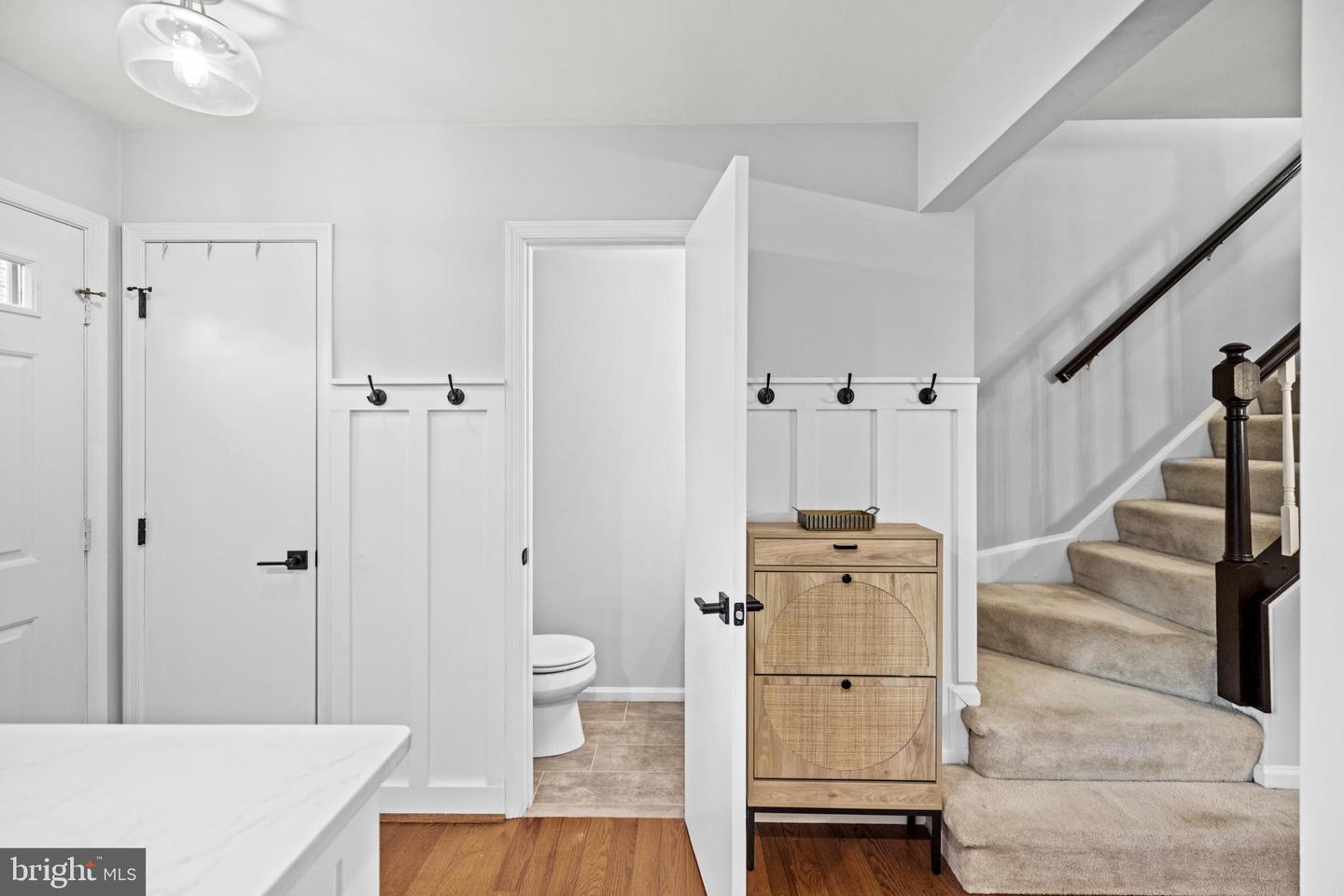 2512 S ARLINGTON MILL DR #5, ARLINGTON, Virginia 22206, 3 Bedrooms Bedrooms, ,2 BathroomsBathrooms,Residential,For sale,2512 S ARLINGTON MILL DR #5,VAAR2053348 MLS # VAAR2053348