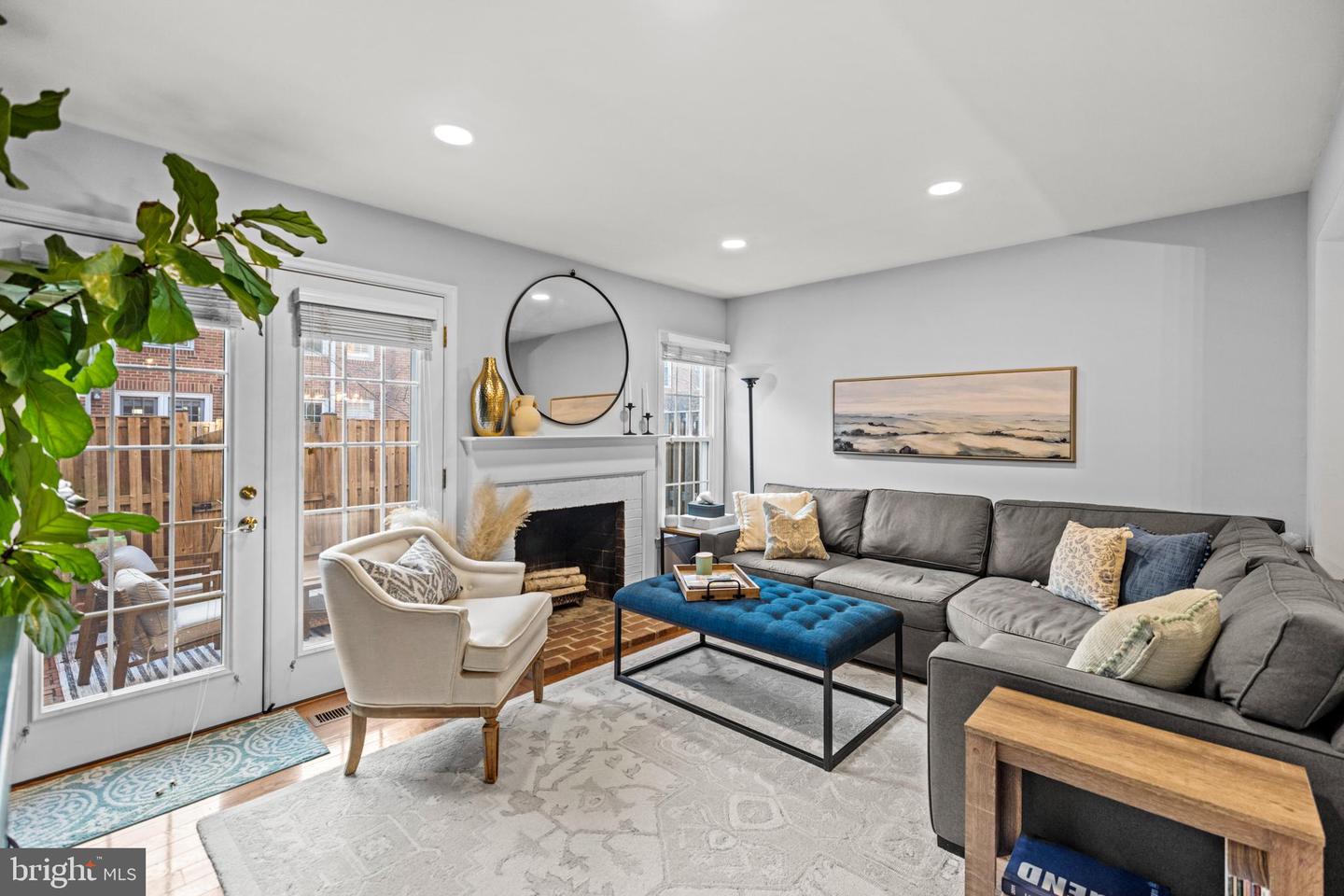 2512 S ARLINGTON MILL DR #5, ARLINGTON, Virginia 22206, 3 Bedrooms Bedrooms, ,2 BathroomsBathrooms,Residential,For sale,2512 S ARLINGTON MILL DR #5,VAAR2053348 MLS # VAAR2053348