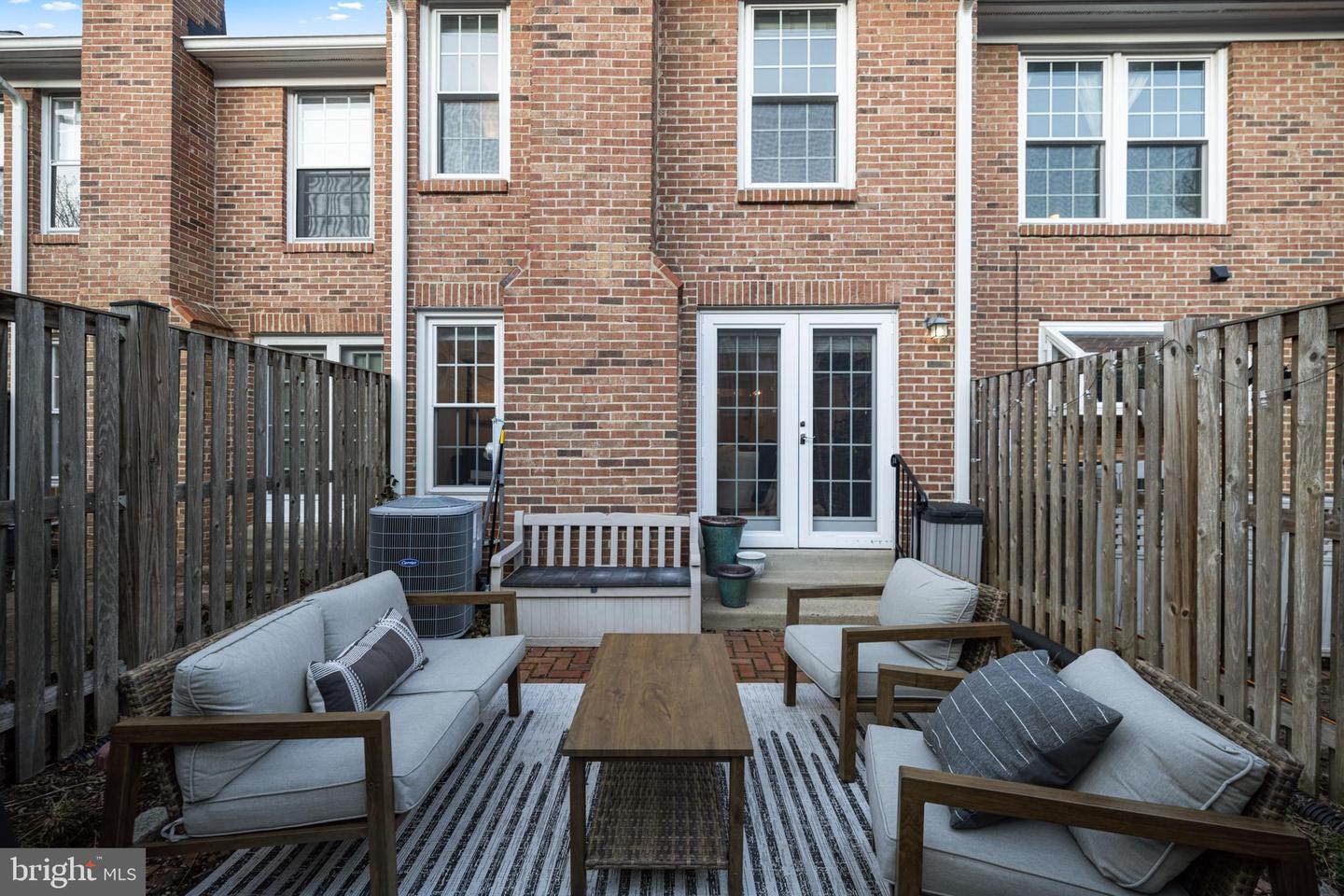2512 S ARLINGTON MILL DR #5, ARLINGTON, Virginia 22206, 3 Bedrooms Bedrooms, ,2 BathroomsBathrooms,Residential,For sale,2512 S ARLINGTON MILL DR #5,VAAR2053348 MLS # VAAR2053348