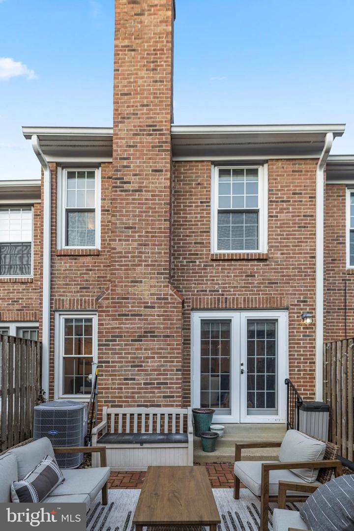 2512 S ARLINGTON MILL DR #5, ARLINGTON, Virginia 22206, 3 Bedrooms Bedrooms, ,2 BathroomsBathrooms,Residential,For sale,2512 S ARLINGTON MILL DR #5,VAAR2053348 MLS # VAAR2053348