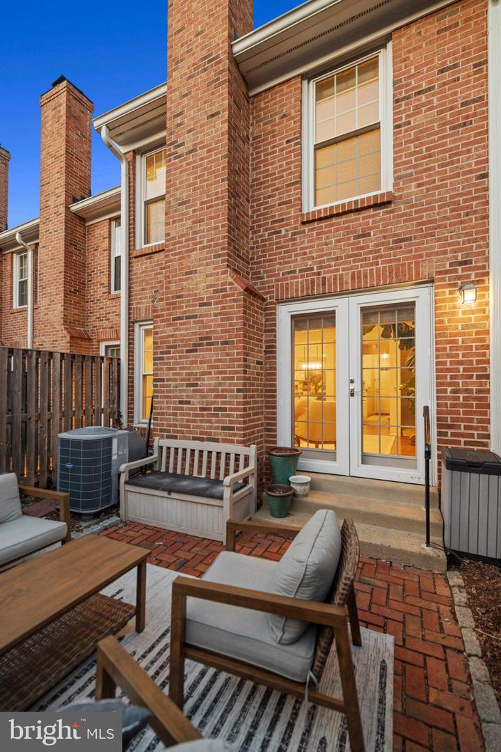 2512 S ARLINGTON MILL DR #5, ARLINGTON, Virginia 22206, 3 Bedrooms Bedrooms, ,2 BathroomsBathrooms,Residential,For sale,2512 S ARLINGTON MILL DR #5,VAAR2053348 MLS # VAAR2053348