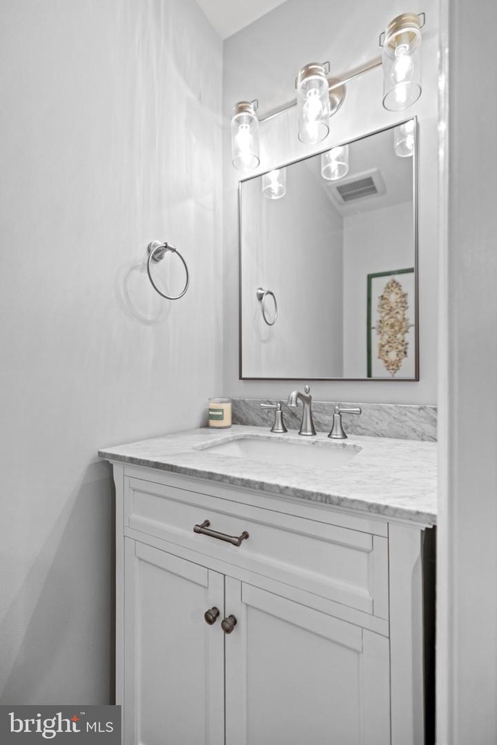 2512 S ARLINGTON MILL DR #5, ARLINGTON, Virginia 22206, 3 Bedrooms Bedrooms, ,2 BathroomsBathrooms,Residential,For sale,2512 S ARLINGTON MILL DR #5,VAAR2053348 MLS # VAAR2053348