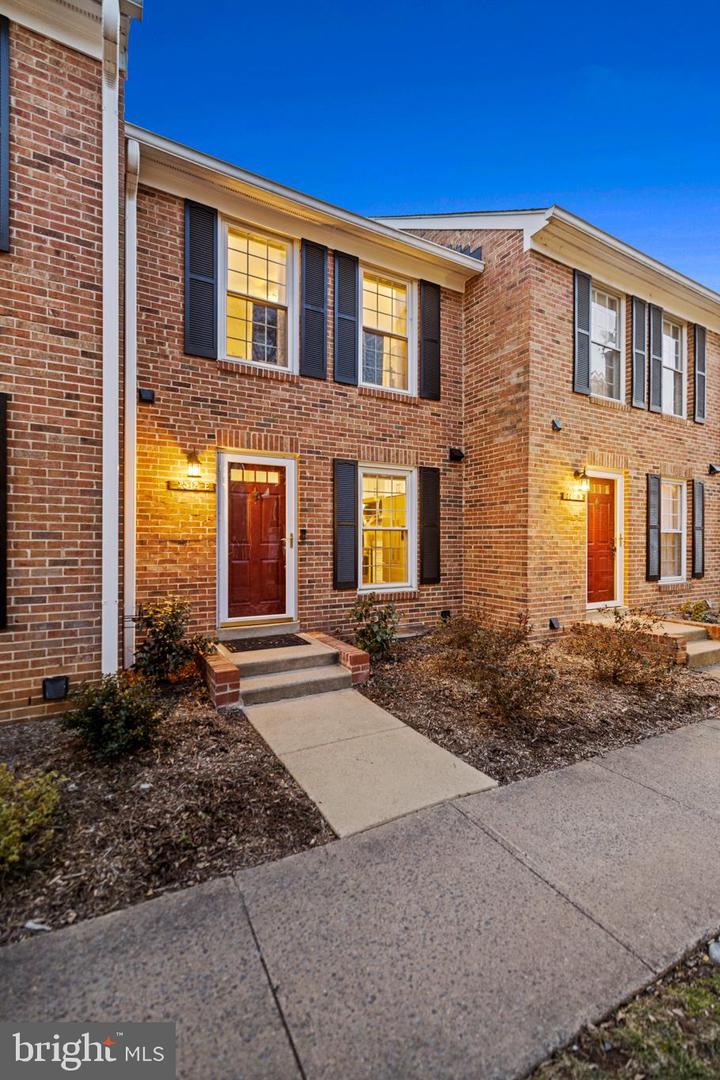 2512 S ARLINGTON MILL DR #5, ARLINGTON, Virginia 22206, 3 Bedrooms Bedrooms, ,2 BathroomsBathrooms,Residential,For sale,2512 S ARLINGTON MILL DR #5,VAAR2053348 MLS # VAAR2053348