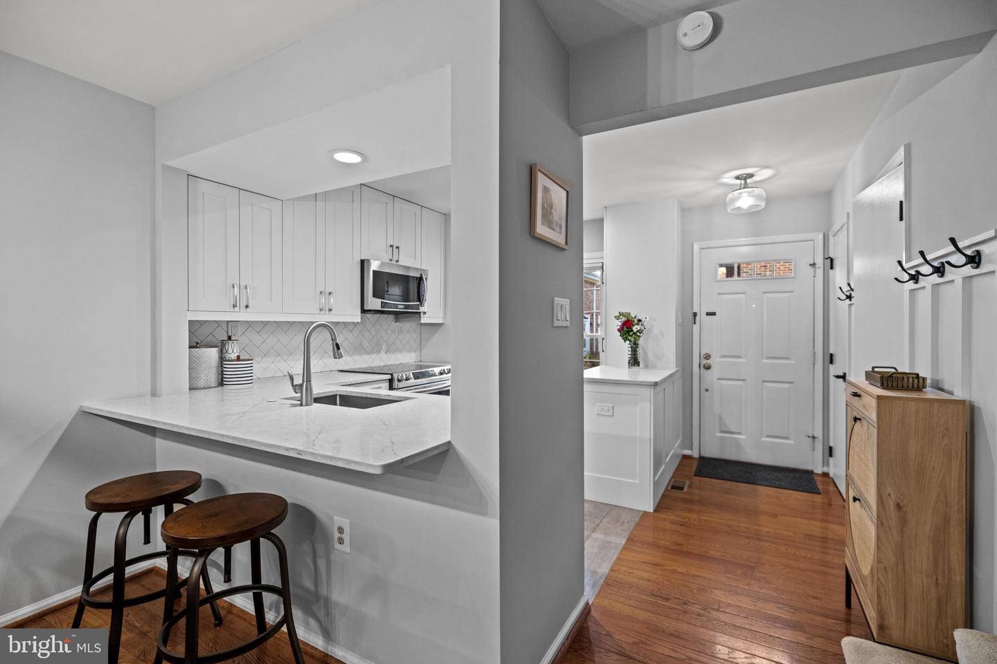 2512 S ARLINGTON MILL DR #5, ARLINGTON, Virginia 22206, 3 Bedrooms Bedrooms, ,2 BathroomsBathrooms,Residential,For sale,2512 S ARLINGTON MILL DR #5,VAAR2053348 MLS # VAAR2053348