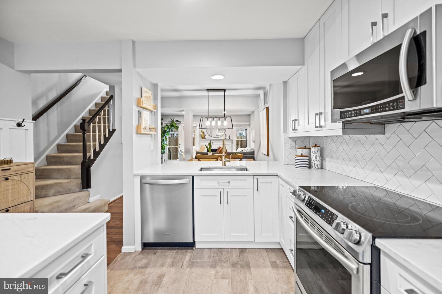 2512 S ARLINGTON MILL DR #5, ARLINGTON, Virginia 22206, 3 Bedrooms Bedrooms, ,2 BathroomsBathrooms,Residential,For sale,2512 S ARLINGTON MILL DR #5,VAAR2053348 MLS # VAAR2053348