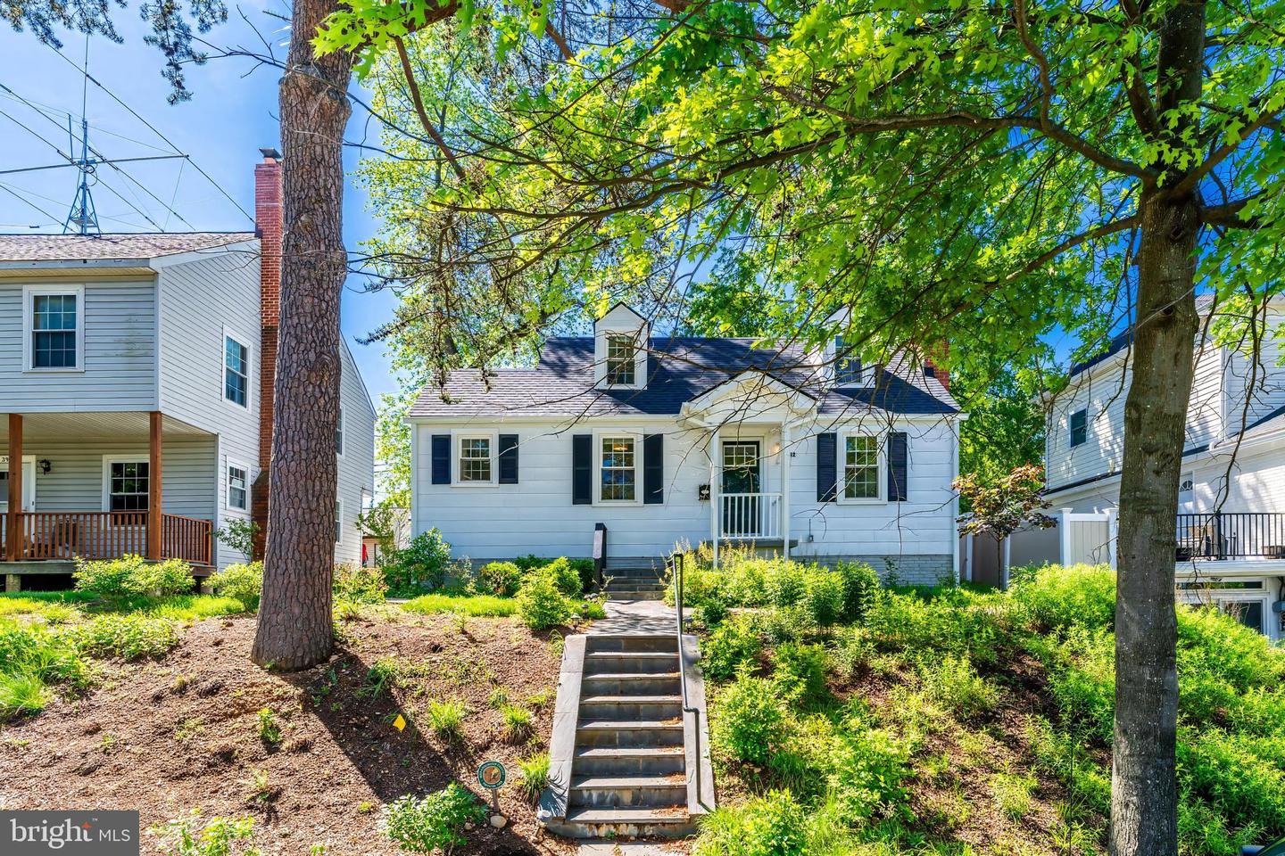 3912 6TH ST S, ARLINGTON, Virginia 22204, 3 Bedrooms Bedrooms, ,3 BathroomsBathrooms,Residential,For sale,3912 6TH ST S,VAAR2053366 MLS # VAAR2053366