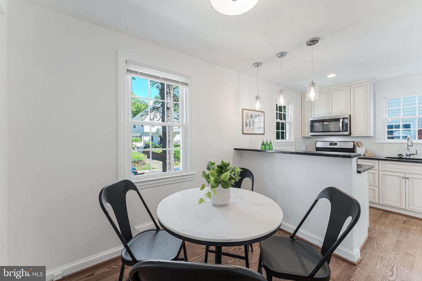 3912 6TH ST S, ARLINGTON, Virginia 22204, 3 Bedrooms Bedrooms, ,3 BathroomsBathrooms,Residential,For sale,3912 6TH ST S,VAAR2053366 MLS # VAAR2053366