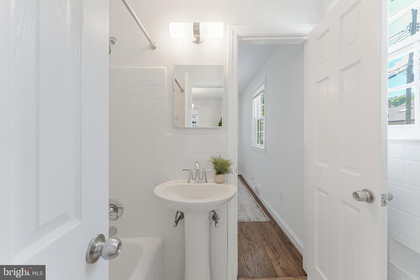 3912 6TH ST S, ARLINGTON, Virginia 22204, 3 Bedrooms Bedrooms, ,3 BathroomsBathrooms,Residential,For sale,3912 6TH ST S,VAAR2053366 MLS # VAAR2053366