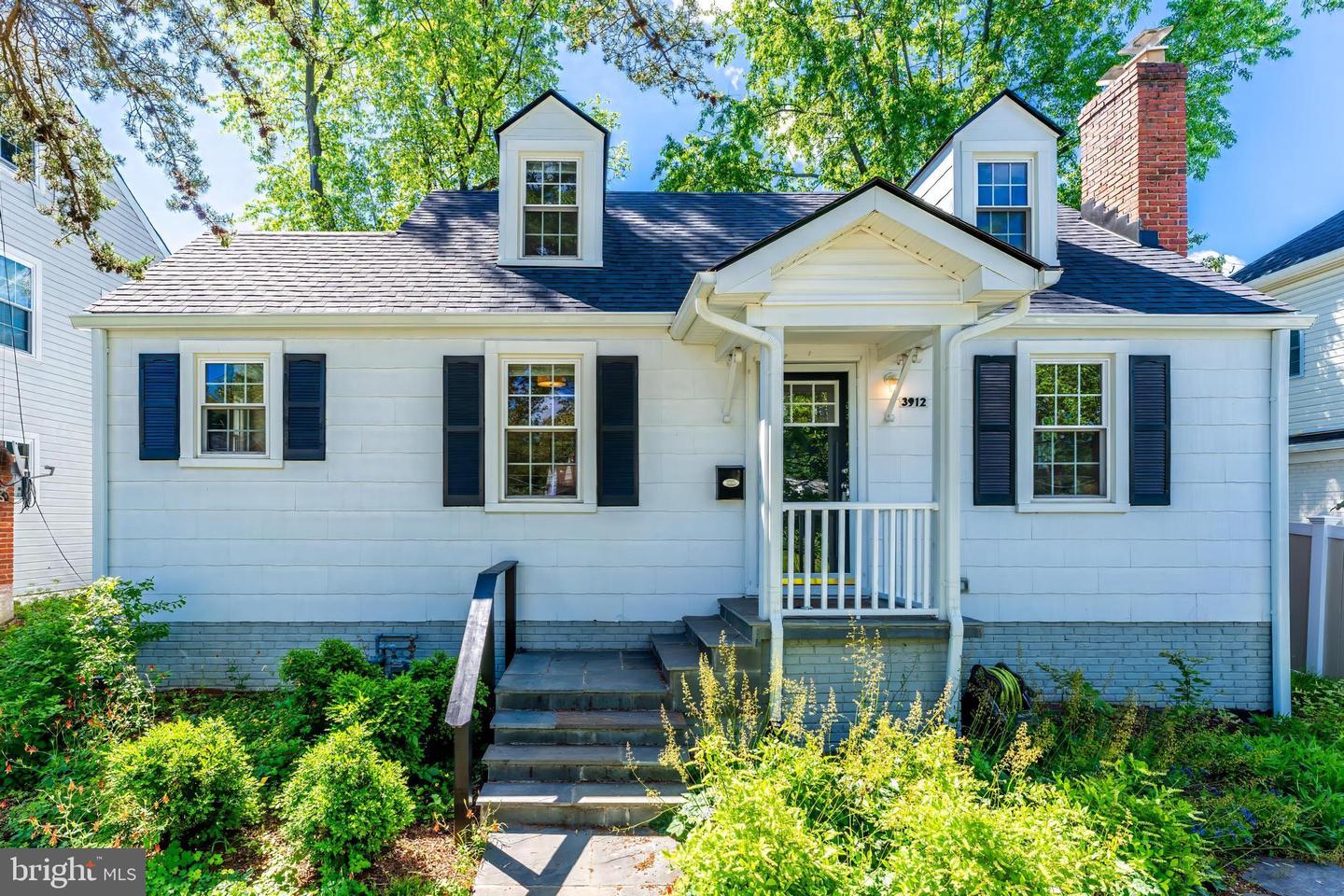 3912 6TH ST S, ARLINGTON, Virginia 22204, 3 Bedrooms Bedrooms, ,3 BathroomsBathrooms,Residential,For sale,3912 6TH ST S,VAAR2053366 MLS # VAAR2053366